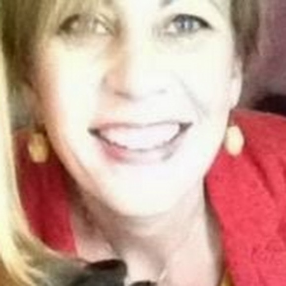 Meet your Posher, Heidi - Picture 1 of 1